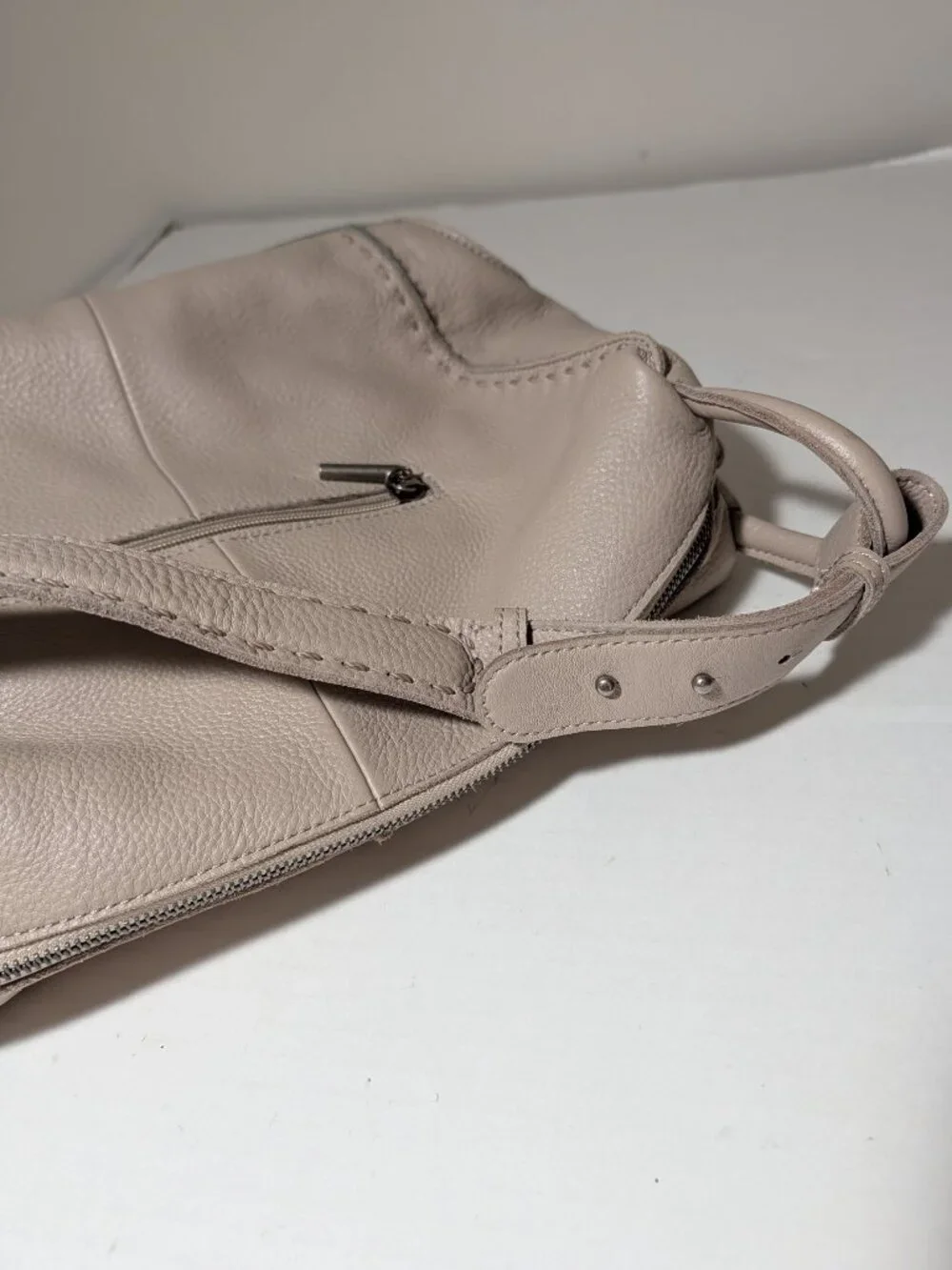 The SAK Pebble Leather Adjustable Top Handle Hobo Purse Cream OS